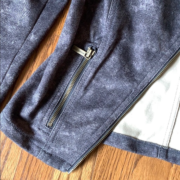 LIKE NEW MK Michael Kors Light weight bomber - Picture 4 of 9